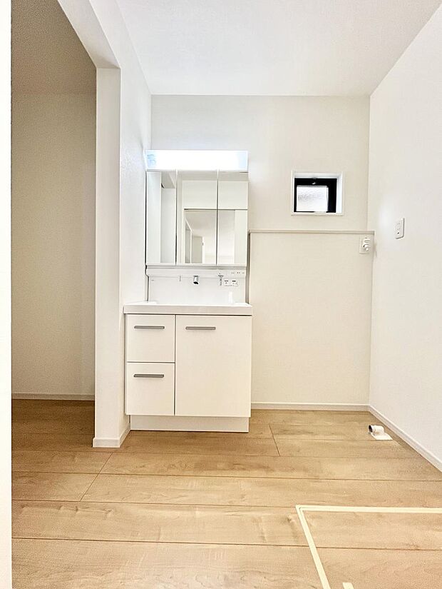 収納力と機能性に優れた洗面化粧台 