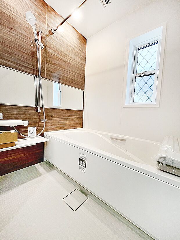 落ち着いた雰囲気でゆっくりお寛ぎいただけるバスルーム