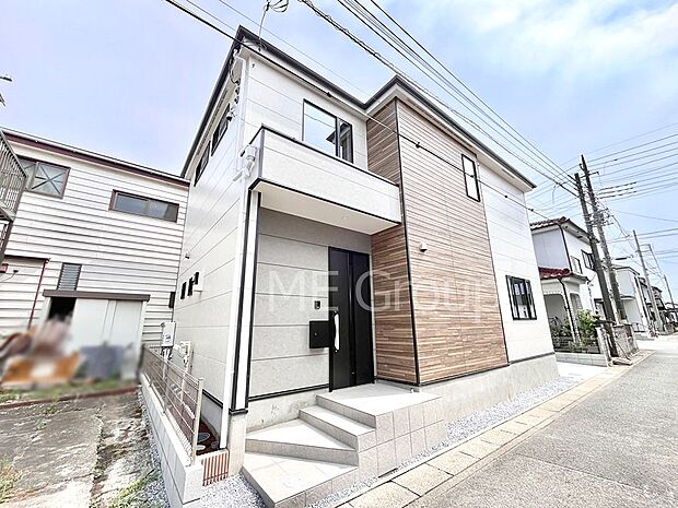 洗練された外観、上質な住空間が広がる室内は永く安心して過ごせる住居です。