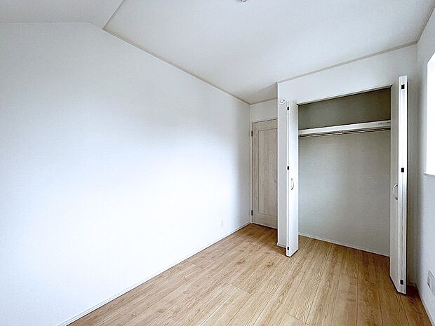 【洋室】～bedroom～充実収納の伸びやかなお部屋2号棟
