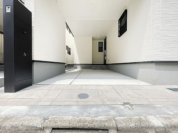 【駐車場】ビルトインタイプは大切なお車を傷や汚れから守ることができます。