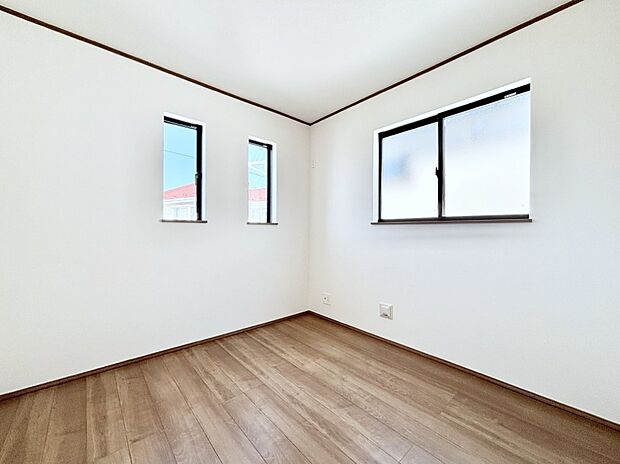 【子供部屋】窓からのやさしい光が心地よいプライベートルーム  