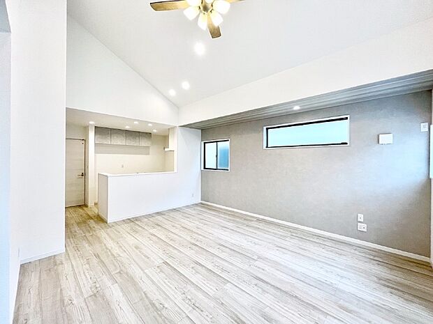 【リビング】住む方の個性が引き出される、インテリアを考えるのが楽しみなリビングです！ 