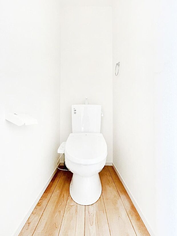 【トイレ】毎日を快適に!清潔感あるシャワートイレ。