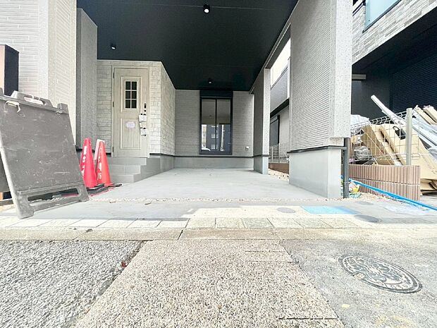 【駐車場】ビルトインタイプは大切なお車を傷や汚れから守ることができます。