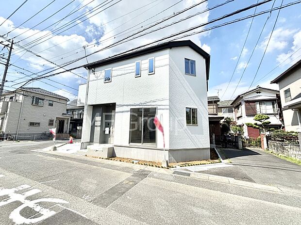 【現地外観写真】たっぷりの陽光と心地よい風が舞い込む住まい