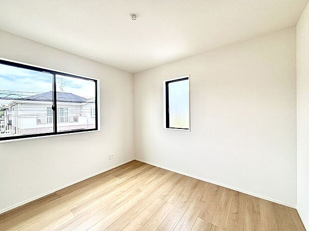 【子供部屋】2面採光で明るさ&風通し良好!