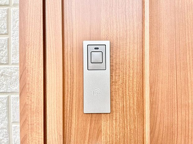 【玄関】ラクラク開錠!スマートコントロールキー。