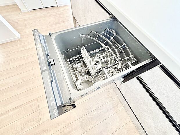 【食洗機】面倒なお片づけは食洗機にお任せ！家事の負担が減って、時間にも気持ちにもゆとりができます。