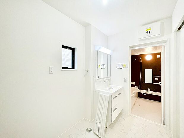 【ランドリースペース】上質な洗面空間がゆとりの時間を演出