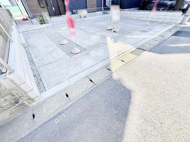 【駐車場】目の前が駐車場だと雨の日も大量にお買い物をした時も便利ですよね