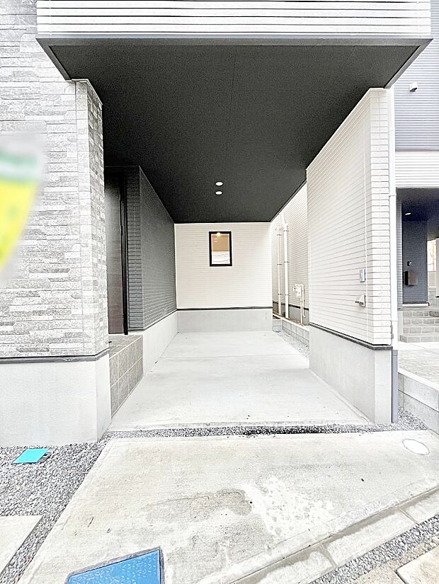 【駐車場】ビルトインタイプは大切なお車を傷や汚れから守ることができます。