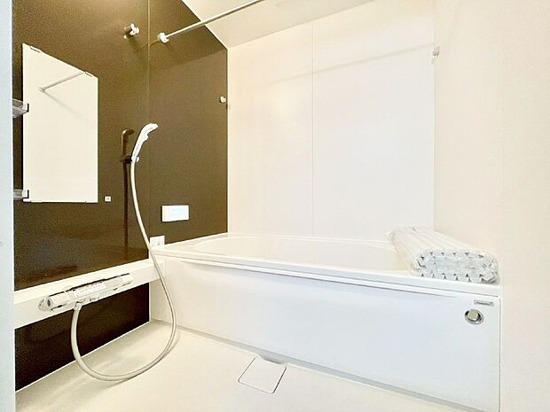 【浴室】落ち着いた雰囲気でゆっくりお寛ぎいただけるバスルーム