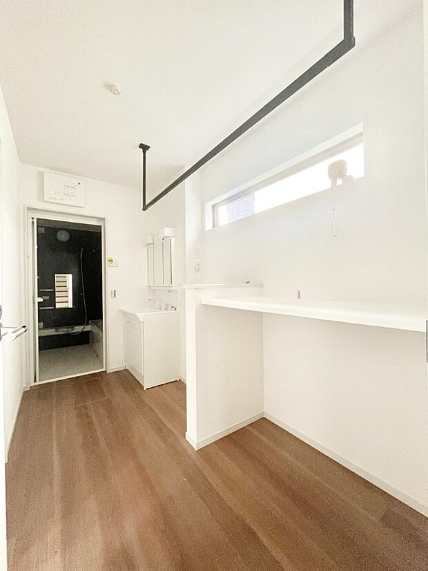 【脱衣場】身支度もスムーズにおこなえる脱衣場