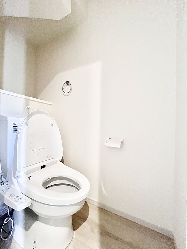 【トイレ】トイレは温水洗浄機能付き