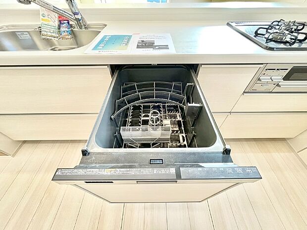 【食洗機】面倒なお片づけは食洗機にお任せ！家事の負担が減って、時間にも気持ちにもゆとりができます。