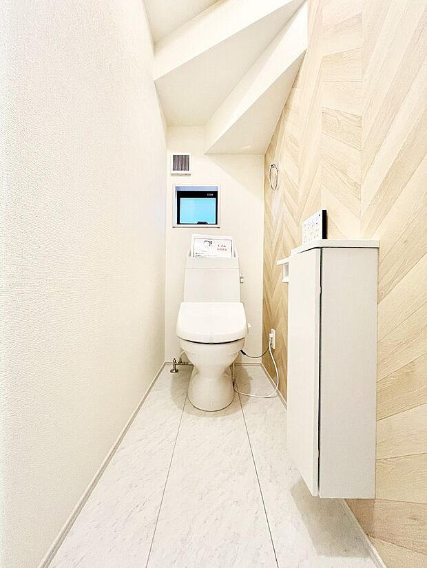 【トイレ】トイレは温水洗浄機能付き