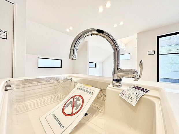 【蛇口一体型浄水器】浄水器一体型のキッチンで洗い物用・料理用と切り替え簡単！