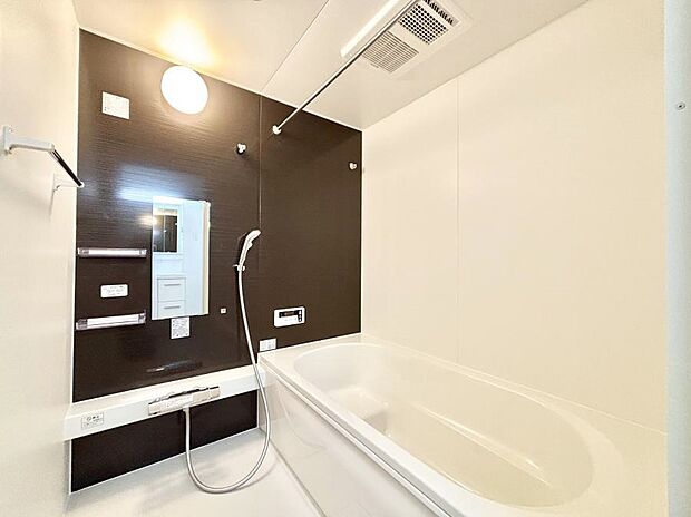 【浴室】落ち着いた雰囲気でゆっくりお寛ぎいただけるバスルーム 