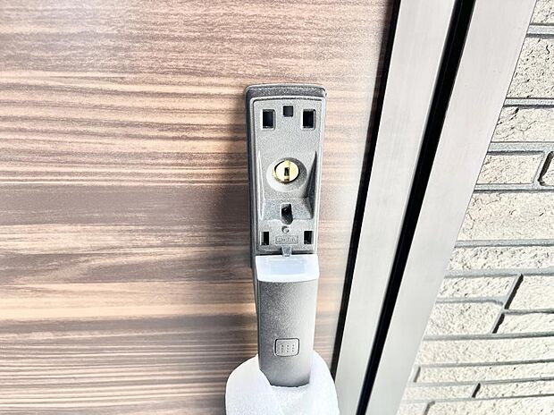 【玄関】ラクラク開錠！スマートコントロールキー。