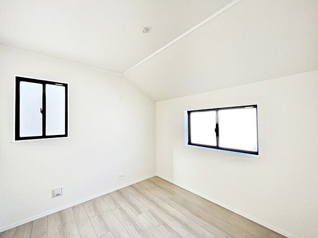 【子供部屋】２面採光で明るさ＆風通し良好！