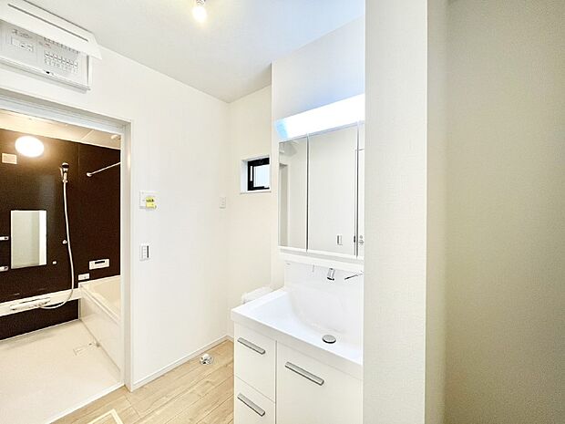 【ランドリースペース】広々とゆとりのあるランドリースペース。  