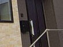 【その他現地】シンプルデザインのポスト。