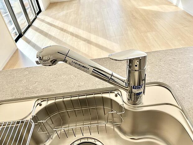 【浄水器】いつでも清潔なおいしいお水を。一つの水栓で水道水と浄水を使い分け。