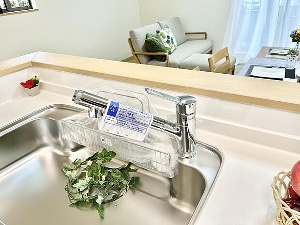 【浄水器】いつでも清潔なおいしいお水を。一つの水栓で水道水と浄水を使い分け。