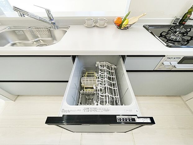 【食洗機】面倒なお片づけは食洗機にお任せ！家事の負担が減って、時間にも気持ちにもゆとりができます。