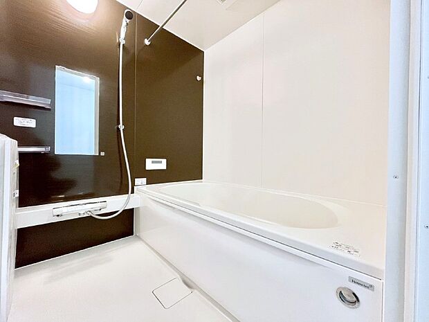 【浴室】トイレは1階と2階それぞれに配置されていてとても便利です。