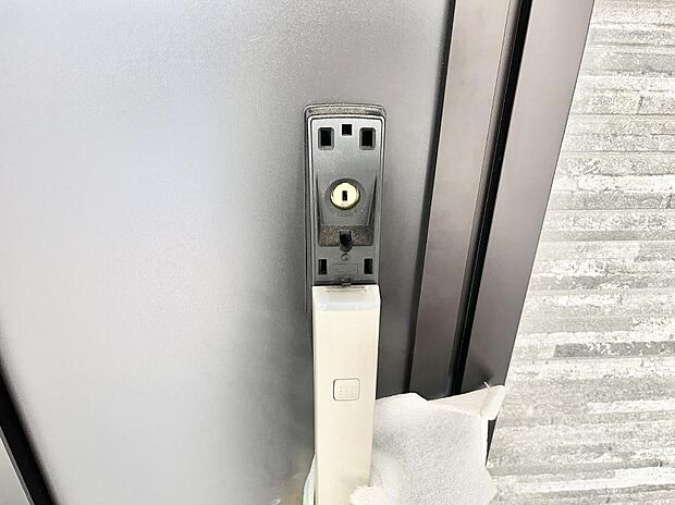 【玄関】ラクラク開錠!スマートコントロールキー。