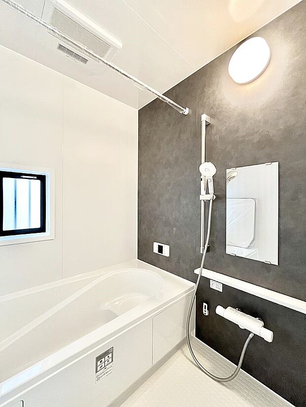 【浴室】落ち着いた雰囲気でゆっくりお寛ぎいただけるバスルーム