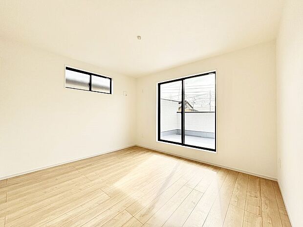 【洋室】バルコニーが開放感をプラスしてくれる洋室