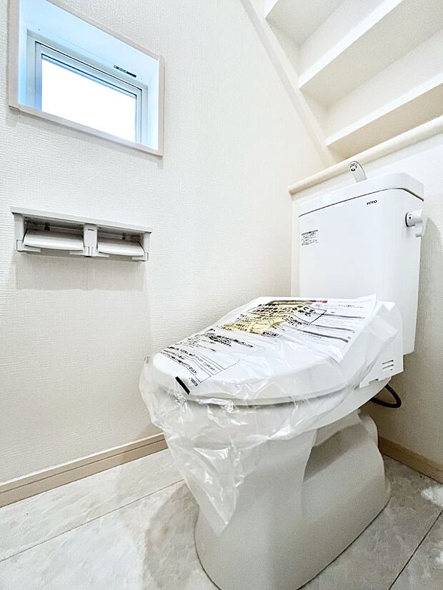 【トイレ】ウォシュレット付きトイレが1階と2階それぞれに配置されていてとても便利です。