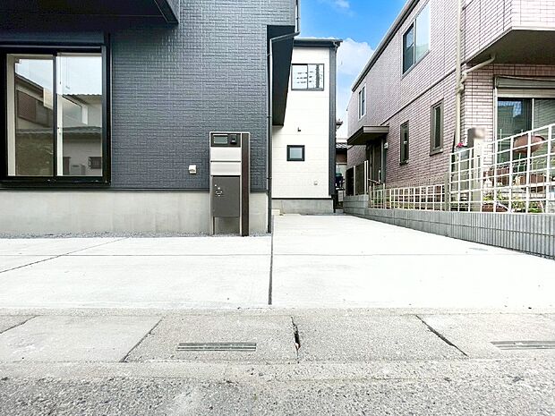 【駐車場】カースペースは2台駐車可。セカンドカーや来客時に便利です!