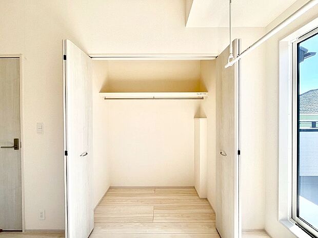 【収納】たっぷりの収納スペースで快適に暮らせそう 