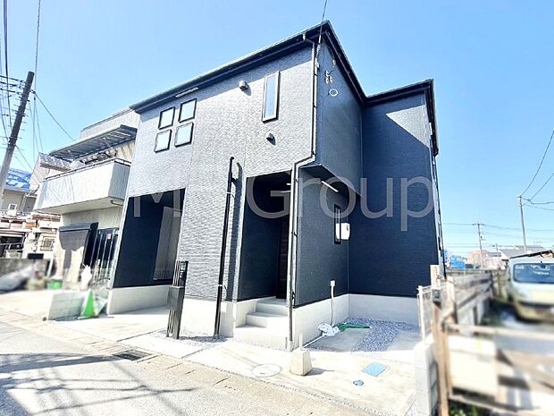 【現地外観写真】たっぷりの陽光と心地よい風が舞い込む住まい