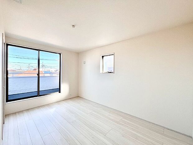 【洋室】バルコニーが開放感をプラスしてくれる洋室