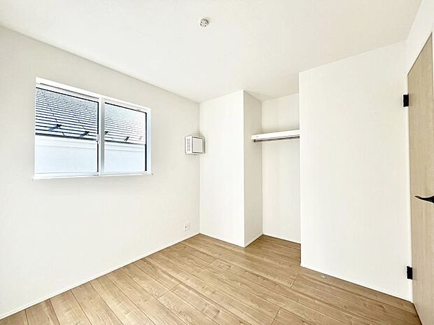 【寝室】収納が充実しているので居住スペースを広々使えます