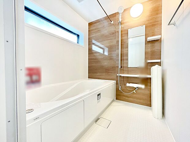 【浴室】落ち着いた雰囲気でゆっくりお寛ぎいただけるバスルーム