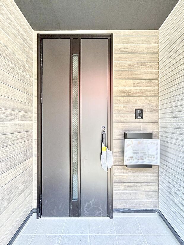 【玄関】大切な家族、来客を出迎える玄関。