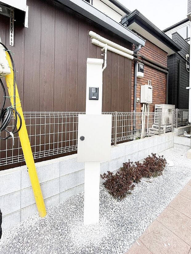 【その他現地】表札・インターホン・ポストをひとつに集約