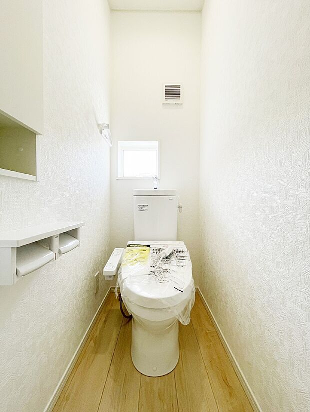 【トイレ】トイレは温水洗浄機能付き