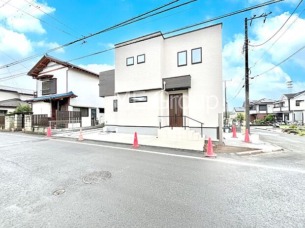 【前面道路含む現地写真】前面道路はきちんと整備されています