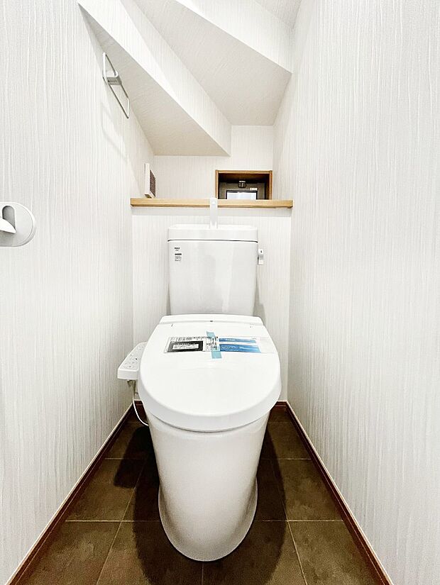 【トイレ】トイレは温水洗浄機能付き