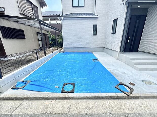 【駐車場】目の前が駐車場だと雨の日も大量にお買い物をした時も便利ですね