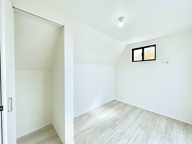 【洋室】自分だけのスペース、どんなお部屋にするかとっても楽しみですね！ 
