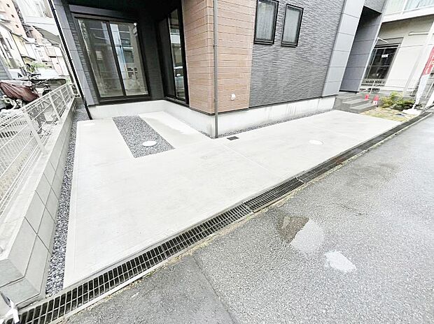 【駐車場】生活に欠かせない駐車スペース。