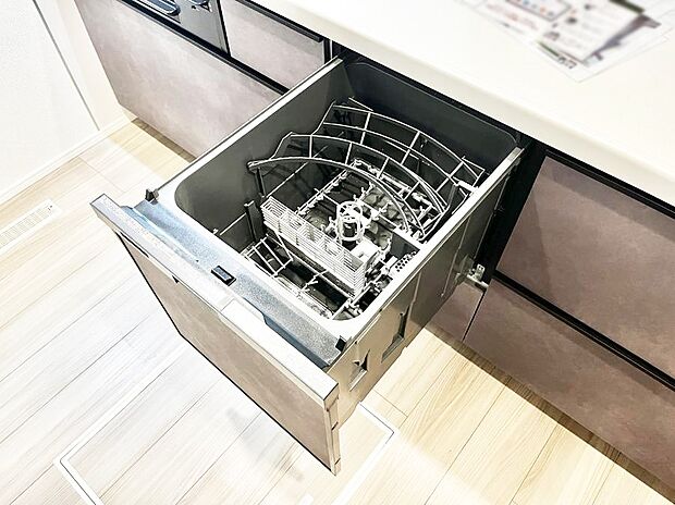 【食洗機】面倒なお片づけは食洗機にお任せ！家事の負担が減って、時間にも気持ちにもゆとりができます。